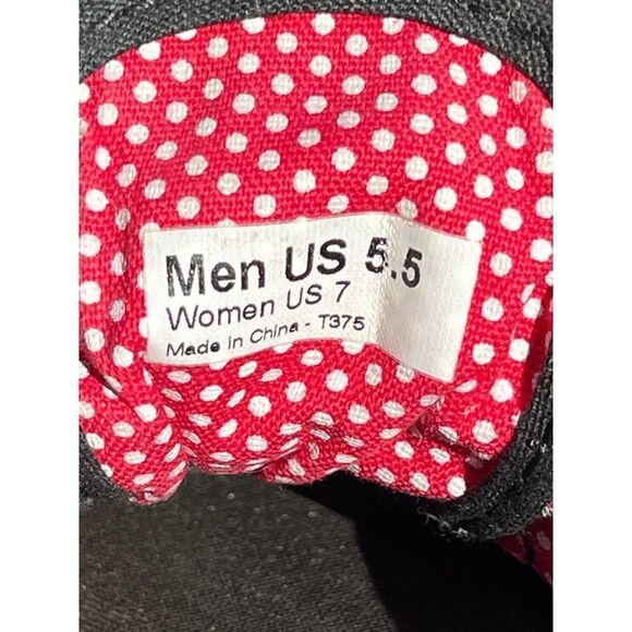 Vans Off The Wall Hello Kitty Red Black White Low Special Collaboration Size 7 - Picture 9 of 12